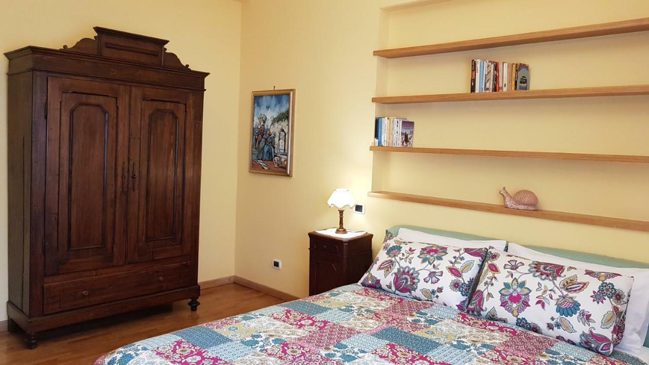 Casa Max Appartement Napels Buitenkant foto