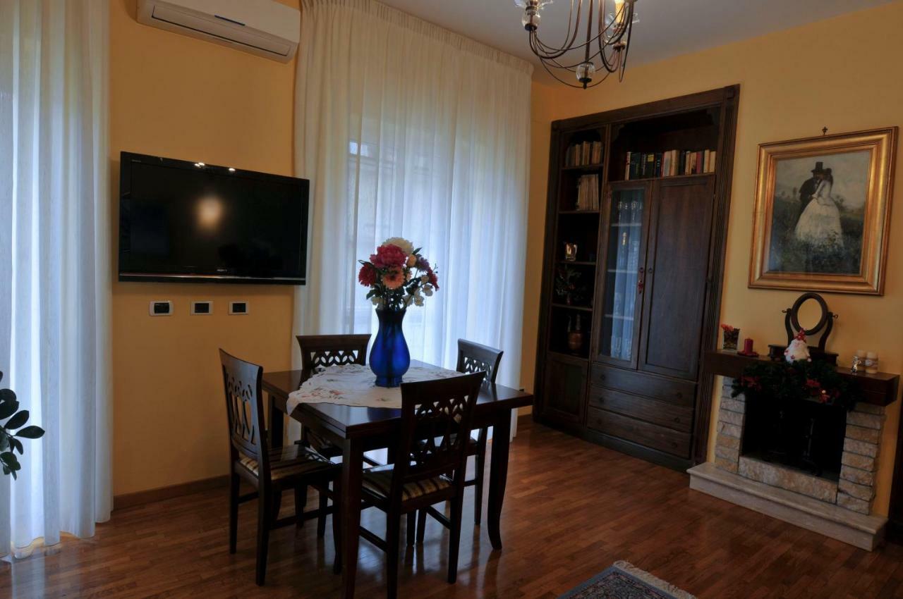 Casa Max Appartement Napels Buitenkant foto
